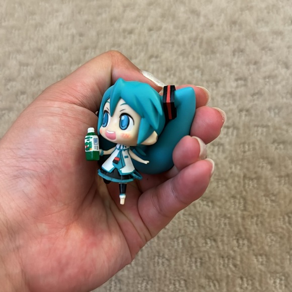 Hatsune Miku Vocaloid Chibi Figure - Picture 4 of 4